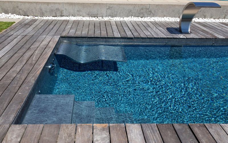 Piscina con problemas de fugas rehabilitada con lámina armada PVC